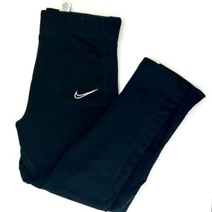 NIKE Women’s  Black Capris Leggings with White Mesh Sides Size Medium 🏃‍♀️